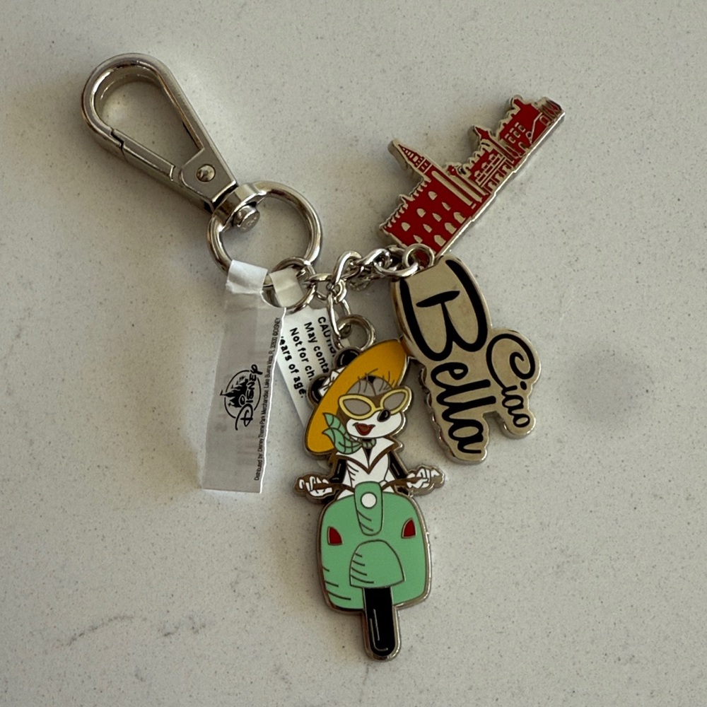 NWT Ciao Bella Disney Minnie Vespa Keychain Disney Parks Italy Epcot